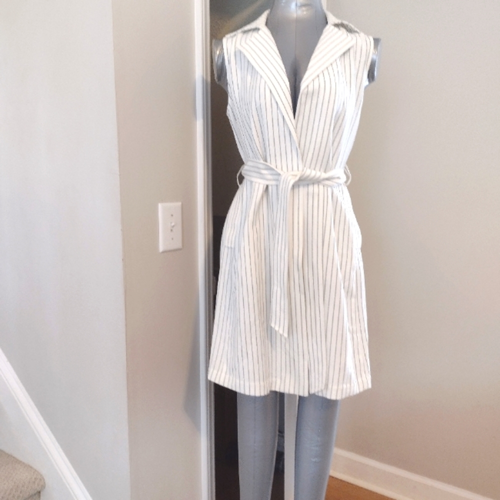 Banana Republic Sleeveless duster Jacket
